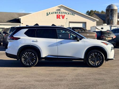 2025 Nissan Rogue Platinum