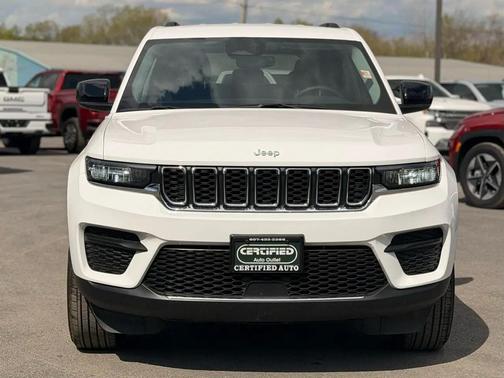 White 2023 Jeep Grand Cherokee Laredo