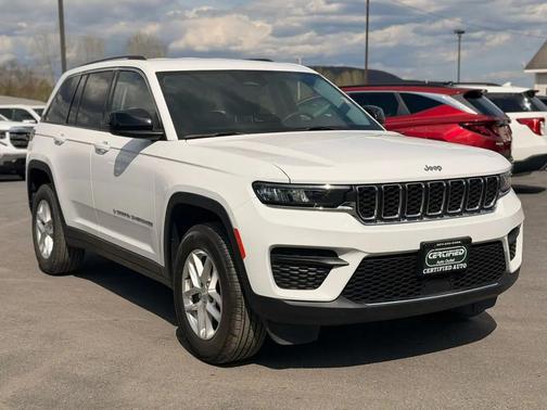 White 2023 Jeep Grand Cherokee Laredo