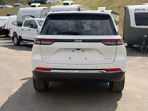 White 2023 Jeep Grand Cherokee Laredo