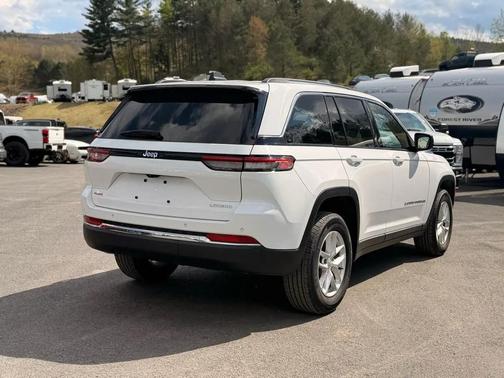 White 2023 Jeep Grand Cherokee Laredo
