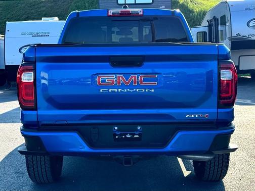 2023 GMC Canyon AT4