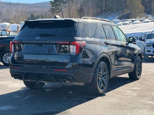 2025 Ford Explorer ST AWD