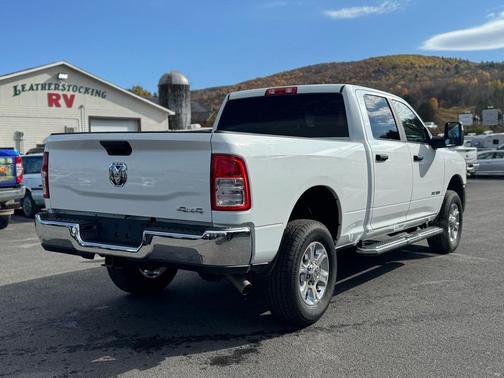 2024 RAM 2500 Big Horn Crew Cab 4WD