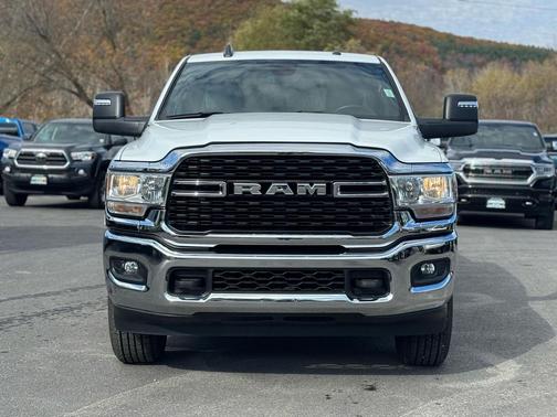 2024 RAM 2500 Big Horn Crew Cab 4WD