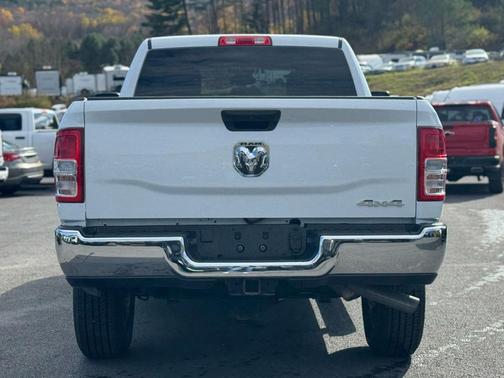2024 RAM 2500 Big Horn Crew Cab 4WD
