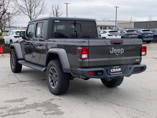 2021 Jeep Gladiator Overland