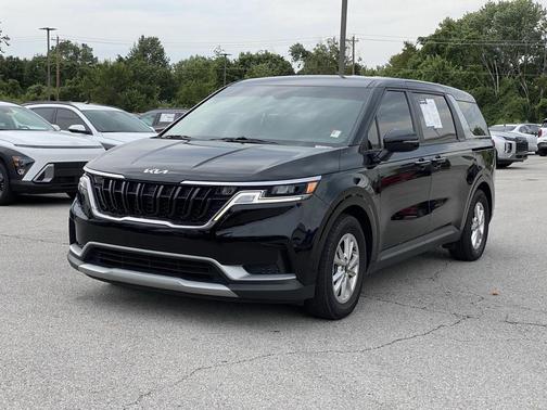 2023 Kia Carnival LX