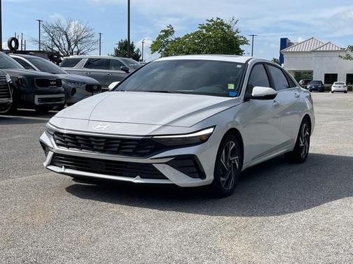2024 Hyundai ELANTRA Limited