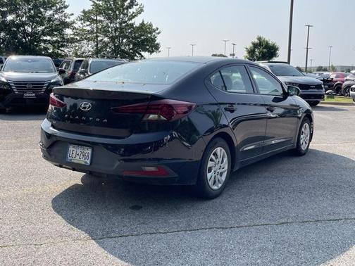 2020 Hyundai ELANTRA SE