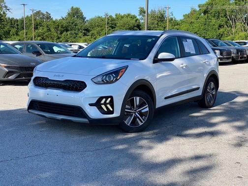 Snow White Pearl 2022 Kia Niro LXS