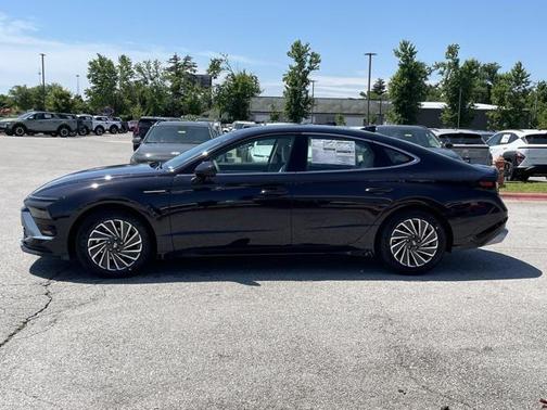 2025 Hyundai SONATA Hybrid SE