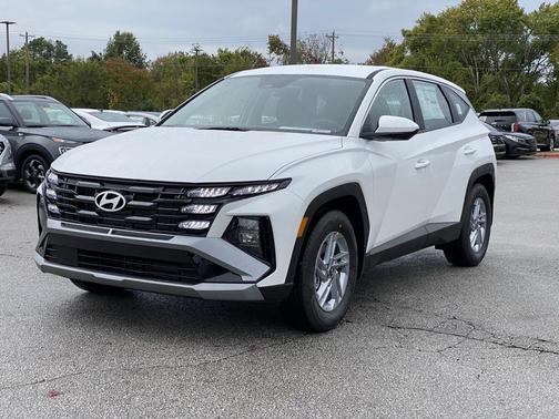2026 Hyundai TUCSON SE