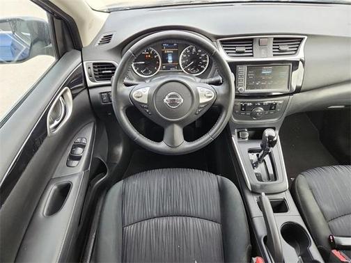 Photo 5 of 20 of 2019 Nissan Sentra SV