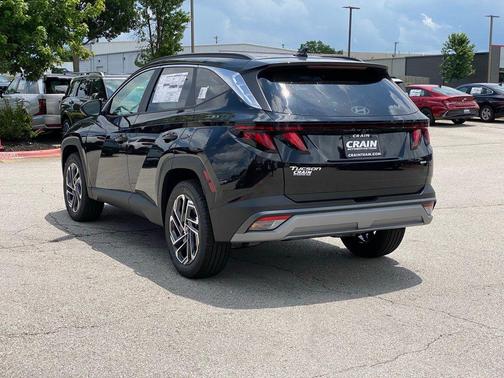Phantom Black 2026 Hyundai TUCSON SEL Plus