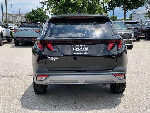 Phantom Black 2026 Hyundai TUCSON SEL Plus