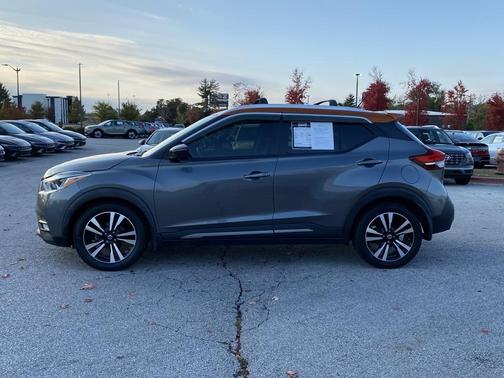 2020 Nissan Kicks SR