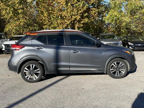 2020 Nissan Kicks SR