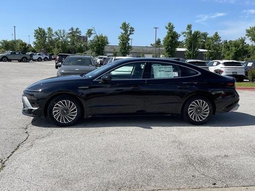 2025 Hyundai SONATA Hybrid SE