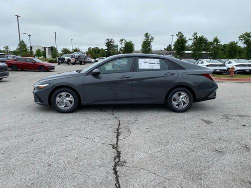 Gray 2026 Hyundai ELANTRA SE