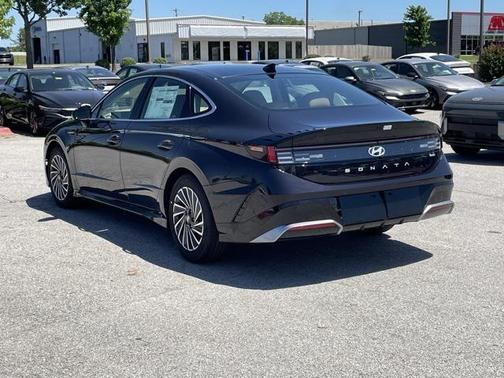 2025 Hyundai SONATA Hybrid Limited