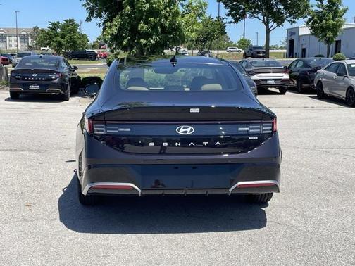 2025 Hyundai SONATA Hybrid Limited