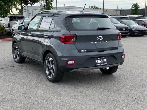 Ecotronic Gray 2026 Hyundai VENUE SEL