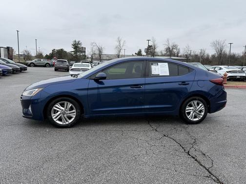 2019 Hyundai ELANTRA SEL