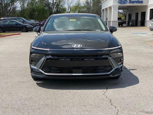Abyss Black 2026 Hyundai SONATA SE
