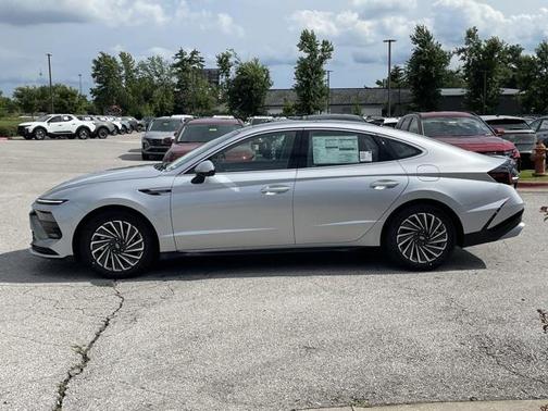 2025 Hyundai SONATA Hybrid Limited