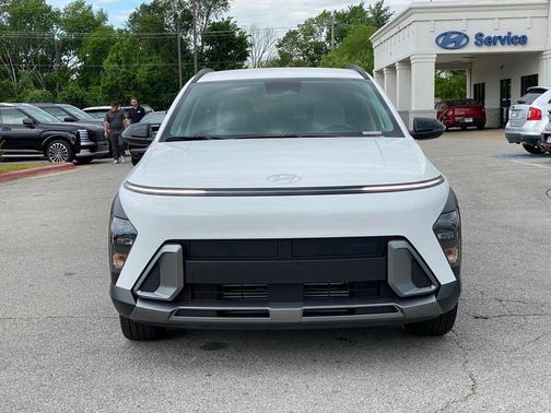 Atlas White 2026 Hyundai KONA SEL Premium