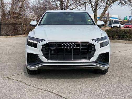 2022 Audi Q8 55 Premium Plus