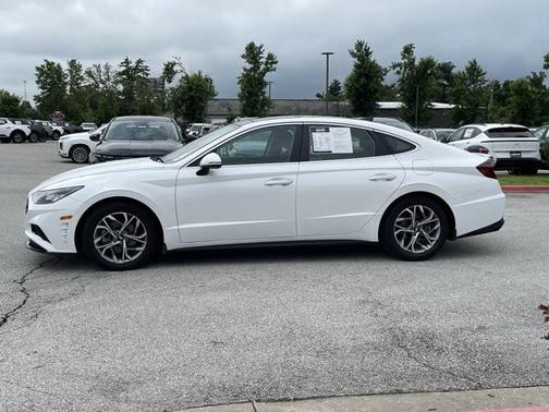 2022 Hyundai SONATA SEL