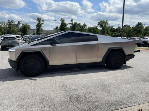 2024 Tesla Cybertruck Cyberbeast
