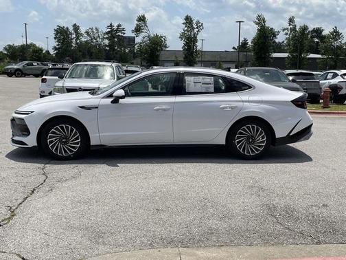 2025 Hyundai SONATA Hybrid Limited