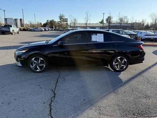 2021 Hyundai ELANTRA Limited