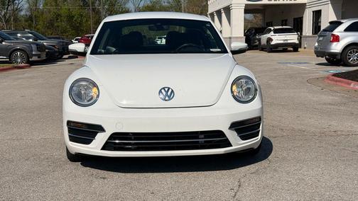 White 2017 Volkswagen Beetle 1.8T SE