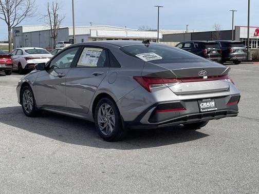 2024 Hyundai ELANTRA HEV Blue