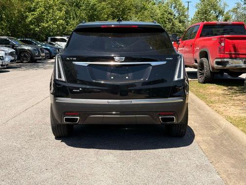 Black Metallic 2022 Cadillac XT5 Sport