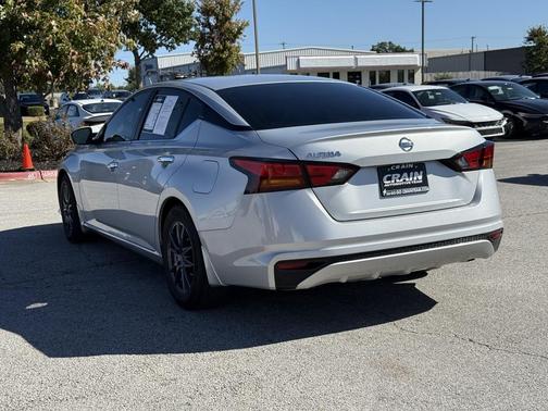 2022 Nissan Altima S FWD