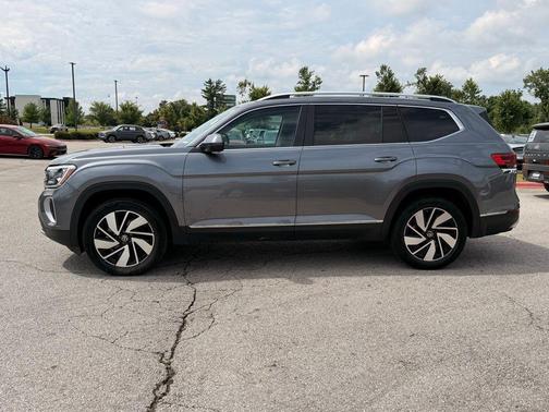 Platinum Gray Metallic 2024 Volkswagen Atlas 2.0T SEL