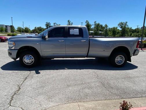 Billet Silver Metallic Clearcoat 2024 RAM 3500 Laramie Crew Cab 4x4 8' Box