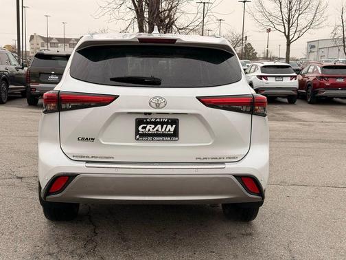 2022 Toyota Highlander Platinum
