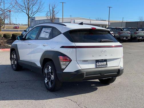 Atlas White 2025 Hyundai KONA SEL Convenience