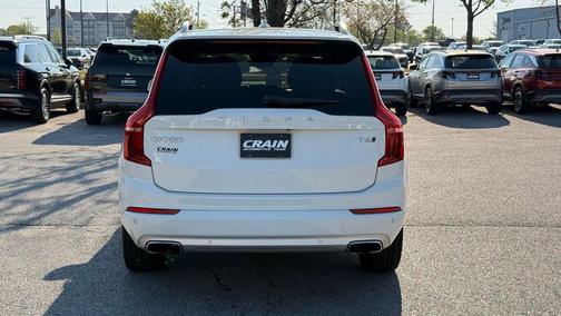 Ice White 2018 Volvo XC90 T6 Momentum