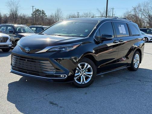 2024 Toyota Sienna Platinum