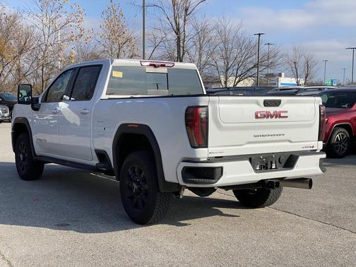 2024 GMC Sierra 2500 AT4