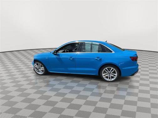 2022 Audi A4 45 S line Premium Plus