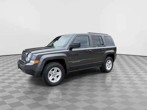 Granite Crystal Metallic Clearcoat 2017 Jeep Patriot Sport