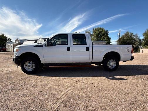 White 2015 Ford F-250 Lariat